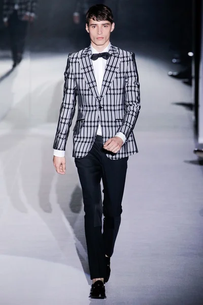 Look 37